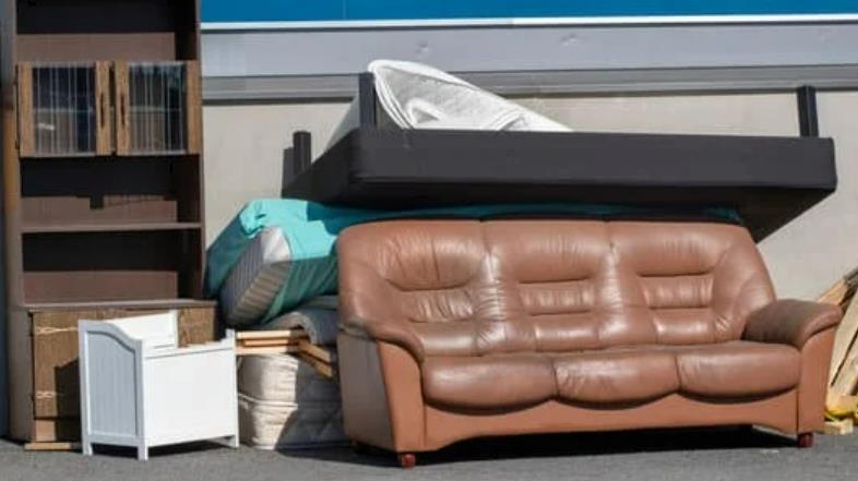 cheapest way to get rid of old furniture